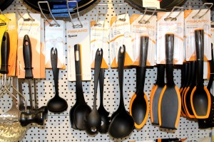 FISKARS instrumenti un virtuves piederumi
