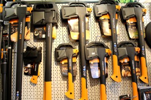 FISKARS instrumenti un virtuves piederumi