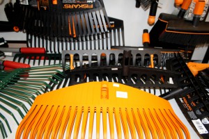 FISKARS instrumenti un virtuves piederumi