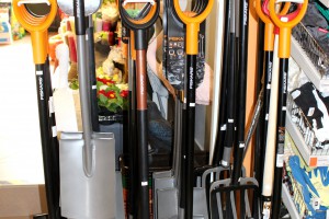 FISKARS instrumenti un virtuves piederumi