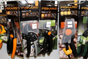 FISKARS instrumenti un virtuves piederumi